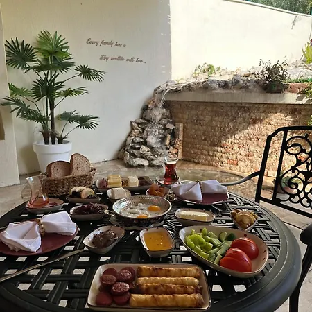 Tas Ev Adrasan